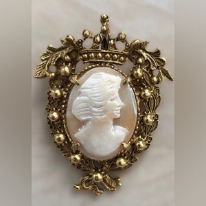 FLORENZIA—Signed Vintage Cameo Brooch